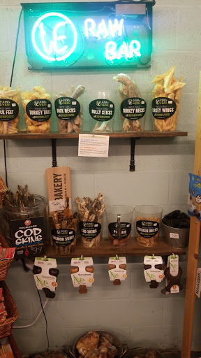 Pet Supply Store «Wags & Whiskers - West Nashville», reviews and photos, 3731 Charlotte Ave, Nashville, TN 37209, USA