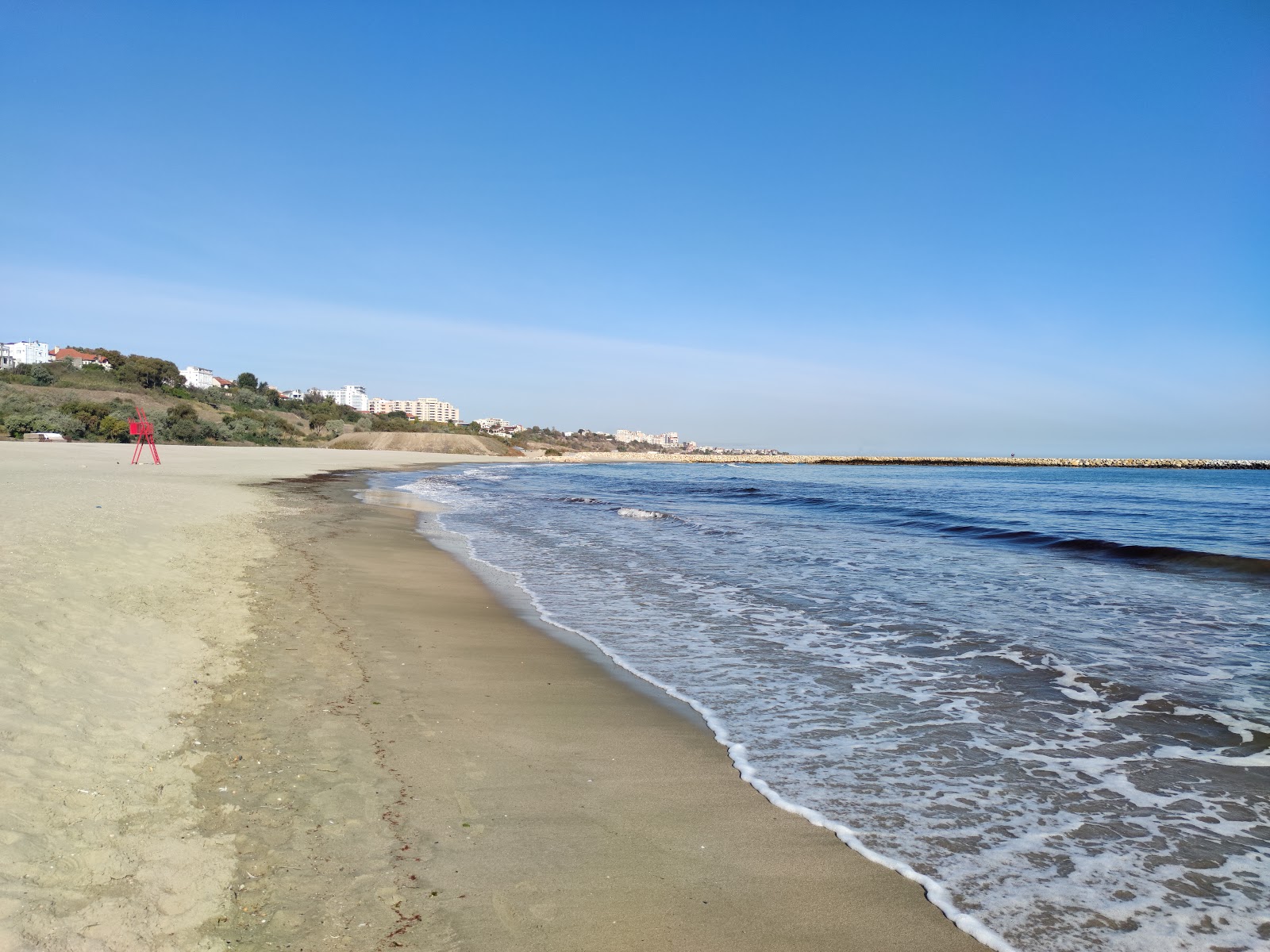 Modern beach'in fotoğrafı kısmen tatil bölgesi