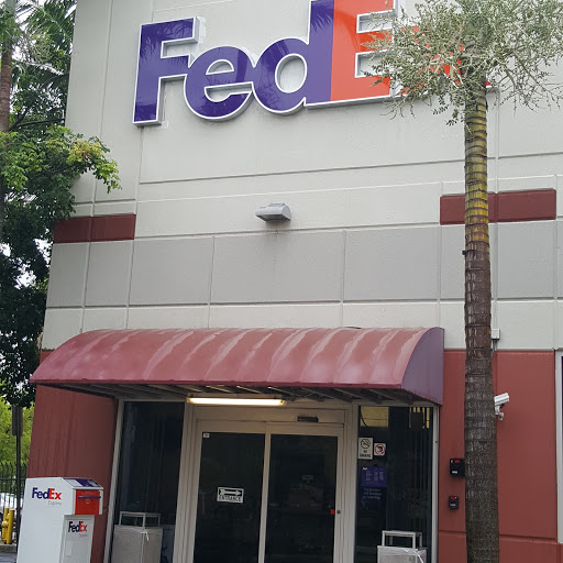 Shipping and Mailing Service «FedEx Ship Center», reviews and photos, 2600 NW 19th St, Pompano Beach, FL 33069, USA