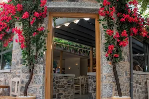Thinalos Seafood Restaurant - ΘΙΝΑΛΟΣ image
