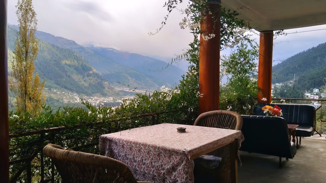 Stayers Hostel and Cafe