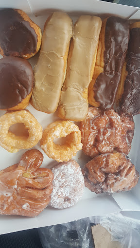 Donut Shop «Donut Land», reviews and photos, 19350 SW Boones Ferry Rd, Tualatin, OR 97062, USA