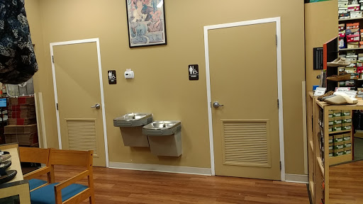 Shoe Store «Peltz Shoes - Clearwater Store», reviews and photos, 2675 Gulf to Bay Blvd, Clearwater, FL 33759, USA