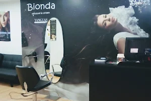 Bionda Hair salón image