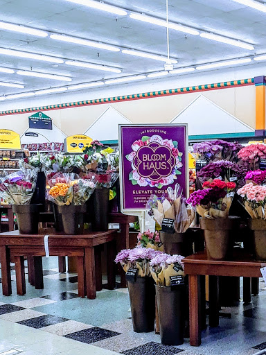 Grocery Store «Kroger», reviews and photos, 514 S Carrier Pkwy, Grand Prairie, TX 75051, USA