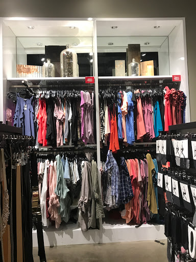 Clothing Store «Express», reviews and photos, 6847 Springfield Mall, Springfield, VA 22150, USA