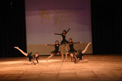 Aruna Dehaloo School Of Ballet