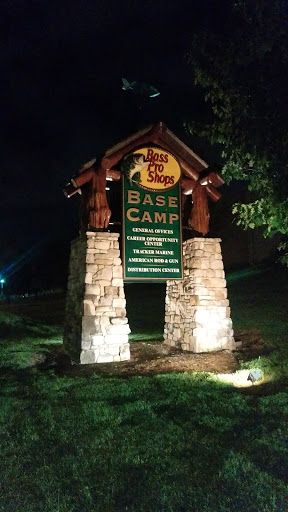 Sporting Goods Store «Bass Pro Shops Base Camp», reviews and photos, 2500 E Kearney St, Springfield, MO 65803, USA