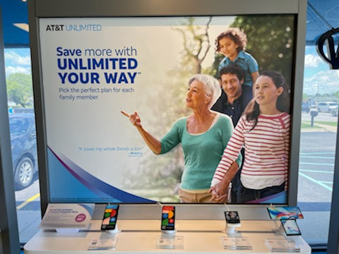 Cell Phone Store «AT&T Authorized Retailer», reviews and photos, 13 N Groesbeck Hwy, Charter Twp of Clinton, MI 48036, USA
