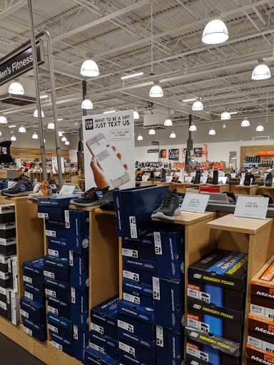 Shoe Store «DSW Designer Shoe Warehouse», reviews and photos, 300 NJ-18, East Brunswick, NJ 08816, USA