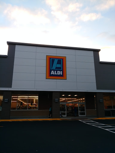 Supermarket «ALDI», reviews and photos, 50 Racetrack Rd, East Brunswick, NJ 08816, USA