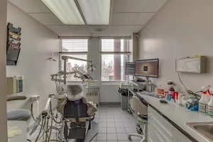 The Manhattan Dentist - Elliot Davis D.D.S. image