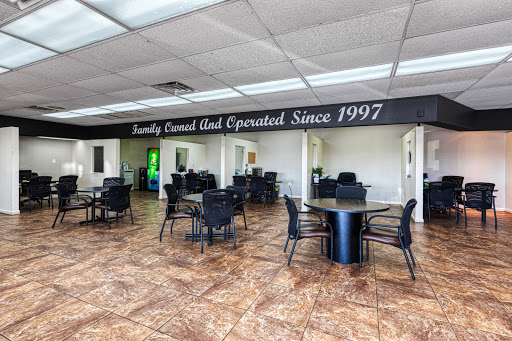 Truck Dealer «Truckmasters Truck & Car Sales», reviews and photos, 3152 E Bell Rd, Phoenix, AZ 85032, USA