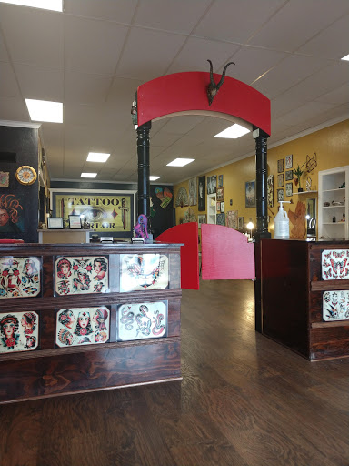 Gift Shop «Skin Deep Studio And Gift Shop», reviews and photos, 1505 E Marshall Ave, Longview, TX 75601, USA