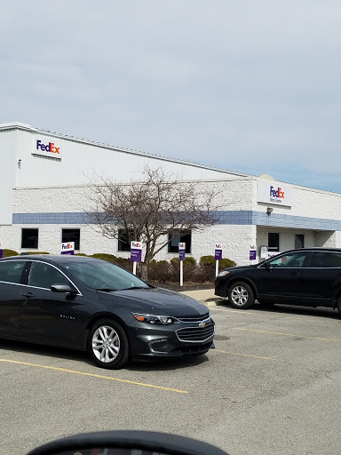 Shipping and Mailing Service «FedEx Ship Center», reviews and photos, 7250 E 90th St, Indianapolis, IN 46256, USA