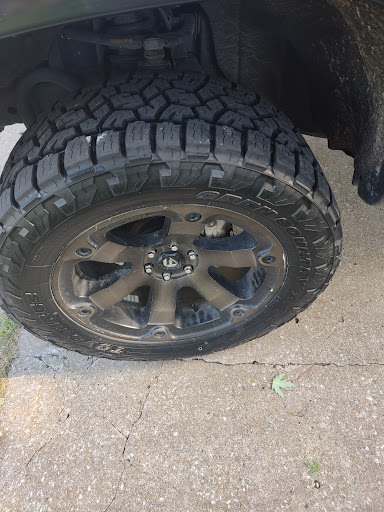 Tire Shop «Discount Tire Store - Liberty, MO», reviews and photos, 100 Stewart Ct, Liberty, MO 64068, USA