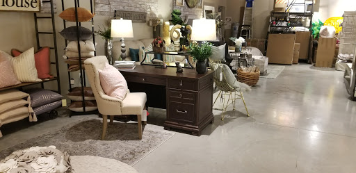 Furniture Store «Furnished by Farrah», reviews and photos, 2009 Main Street #400, Lakeway, TX 78734, USA