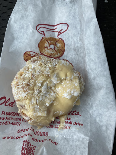 Donut Shop «Old Town Donut Shop», reviews and photos, 3941 Mid Rivers Mall Dr, St Peters, MO 63376, USA