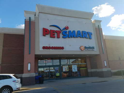 Pet Supply Store «PetSmart», reviews and photos, 13927 New Halls Ferry Road, Florissant, MO 63033, USA