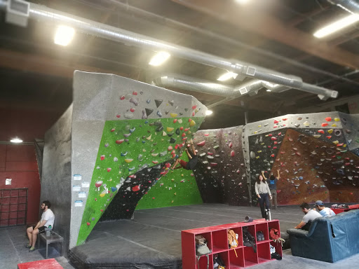 Rock Climbing Gym «Hangar 18 Indoor Climbing Gym - Mission Viejo», reviews and photos, 23812 Vía Fabricante A4, Mission Viejo, CA 92691, USA