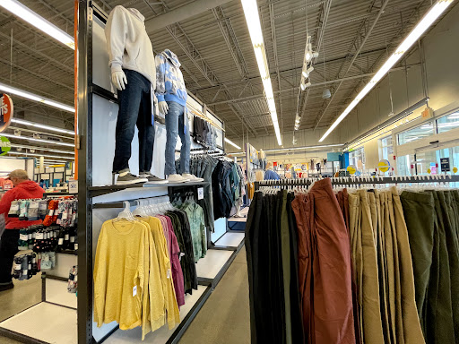 Clothing Store «Old Navy», reviews and photos, 4300 Towne Center Dr, Louisville, KY 40241, USA
