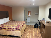 Days Inn by Wyndham Hemet - Photo 2 - Car repair in Hemet, CA, Hemet