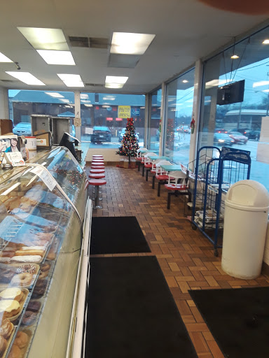 Donut Shop «Jubilee Donuts Inc», reviews and photos, 2686 Front St, Cuyahoga Falls, OH 44221, USA