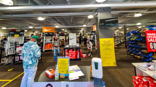 Shoe Store «DSW Designer Shoe Warehouse», reviews and photos, 2500 Central Park Ave, Yonkers, NY 10710, USA