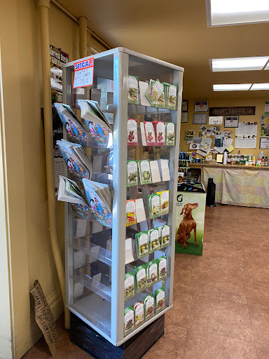 Grocery Store «Harvest Fresh Grocery & Deli», reviews and photos, 251 NE 3rd St, McMinnville, OR 97128, USA