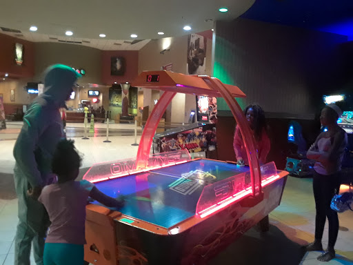 Movie Theater «Cinemark 16», reviews and photos, 15171 Crossroads Pkwy, Gulfport, MS 39503, USA