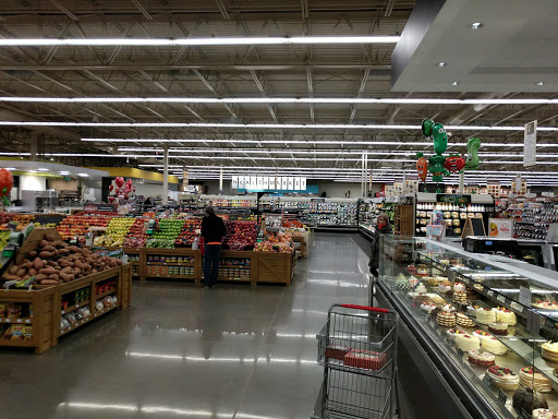 Grocery Store «Hy-Vee», reviews and photos, 1500 Central Park Commons Dr, Eagan, MN 55121, USA