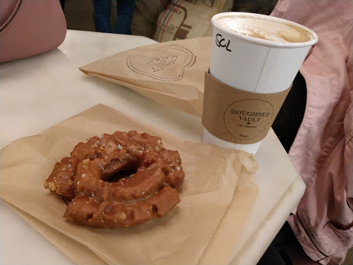 Donut Shop «Doughnut Vault», reviews and photos, 111 N Canal St, Chicago, IL 60606, USA