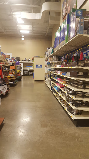 Pet Supply Store «PetSmart», reviews and photos, 17585 Southcenter Pkwy, Tukwila, WA 98188, USA