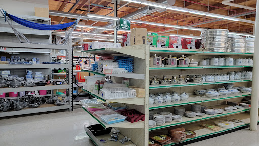 Shopping Mall «Fubonn Shopping Center», reviews and photos, 2850 SE 82nd Ave #80, Portland, OR 97266, USA