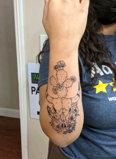 Explore japanese geisha tattoo ideas, creative tattoo ideas in Pittsburg, available at NeonMoon Tattoo