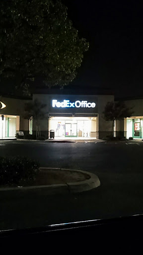 Print Shop «FedEx Office Print & Ship Center», reviews and photos, 3390 W Shaw Ave, Fresno, CA 93711, USA
