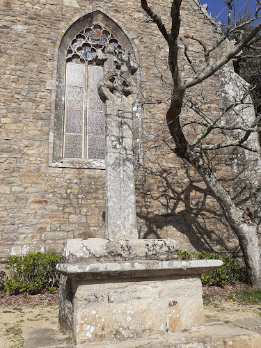 Croix de cimetière de Plougoumelen à Plougoumelen