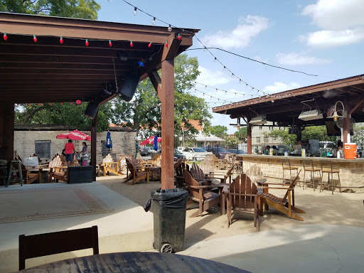 Bar «Pour Haus Patio Bar», reviews and photos, 343 W San Antonio St, New Braunfels, TX 78130, USA