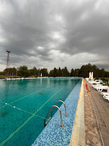 Polski Trambesh's Public Swimming Pool (плувен басейн)