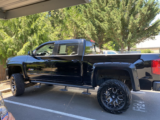 Used Car Dealer «Pacific Cars & Trucks», reviews and photos, 1735 State Hwy 99 N, Eugene, OR 97402, USA