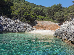 Little beach'in fotoğrafı küçük bir koy ile birlikte