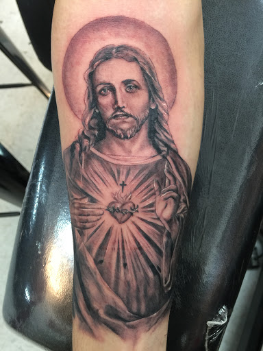 Tattoo Shop «Crop Circles Tattoo Studio», reviews and photos, 108-12 53rd Ave, Corona, NY 11368, USA