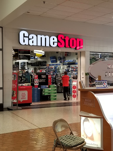 GameStop, 1665 State Hill Rd, Wyomissing, PA 19610, USA, 