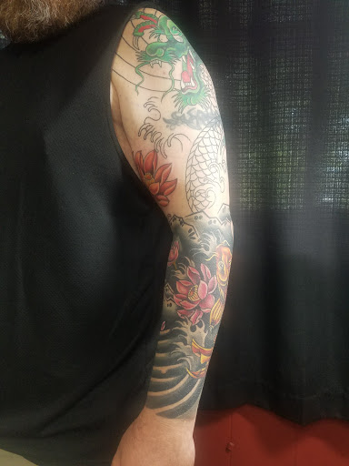 Tattoo Shop «American Tattoo Studio», reviews and photos, 1434 Souder Rd # A, Knoxville, MD 21758, USA