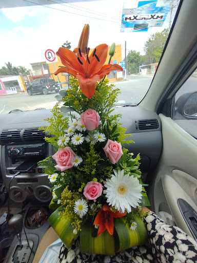 Floreria Geraldine florería en  en la zona Conkal