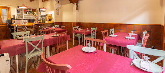 Restaurante DeCasa - José Martinez de Velasco, 21, 40500 Riaza, Segovia, Spain