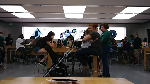 Computer Store «Apple Westfarms», reviews and photos, 500 W Farms Mall, Farmington, CT 06032, USA