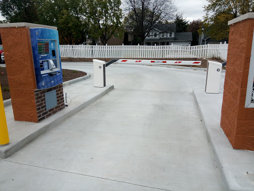 Car Detailing Service «Wheaton Car Wash & Detail», reviews and photos, 1520 E Roosevelt Rd, Wheaton, IL 60187, USA