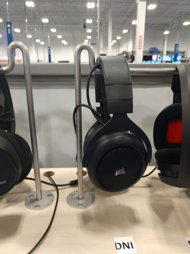 Shopping Mall «North & Sheffield Commons», reviews and photos, 1000 W North Ave, Chicago, IL 60642, USA