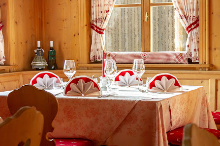 Restaurant Saalstuben Via Oswald Von Wolkenstein, 12, 39040 Kastelruth, Autonome Provinz Bozen - Südtirol, Italia